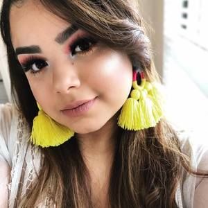 Meet your Posher, Lisandra